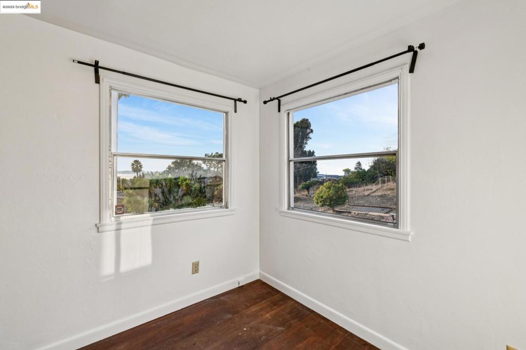 BERKELEY COUNTRY - Residential