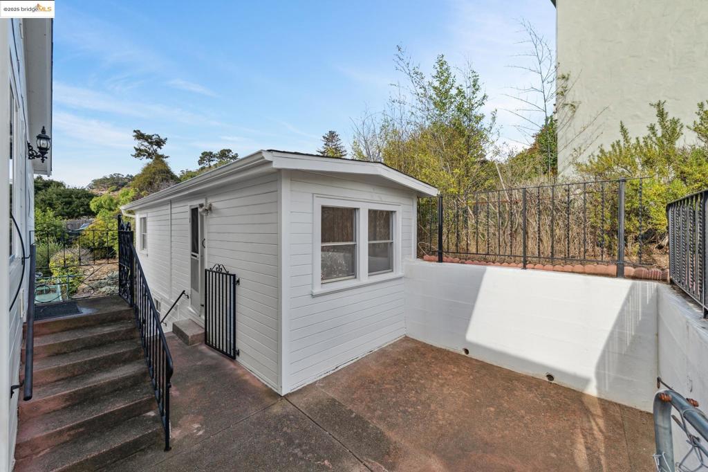 BERKELEY COUNTRY - Residential