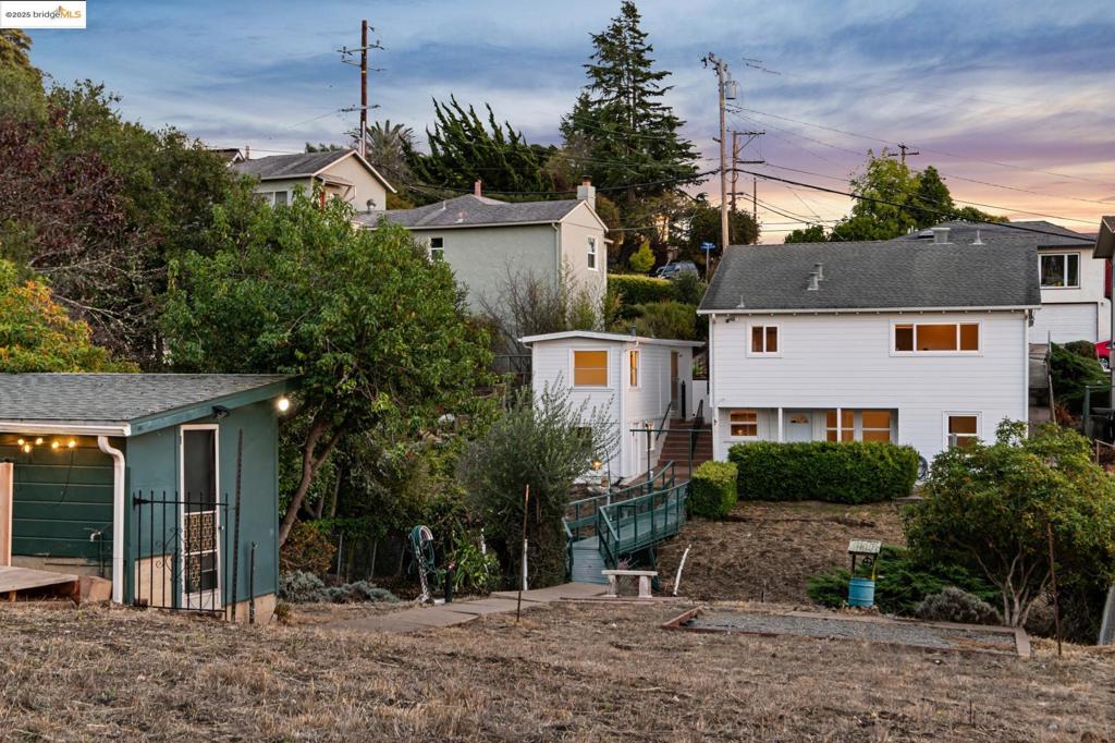 BERKELEY COUNTRY - Residential