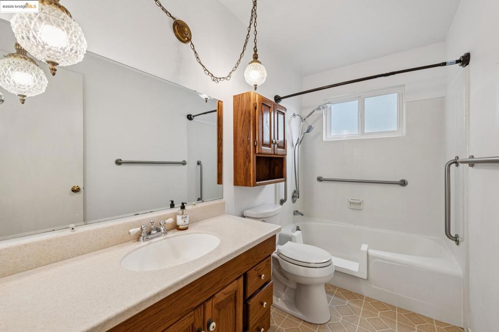 BERKELEY COUNTRY - Residential