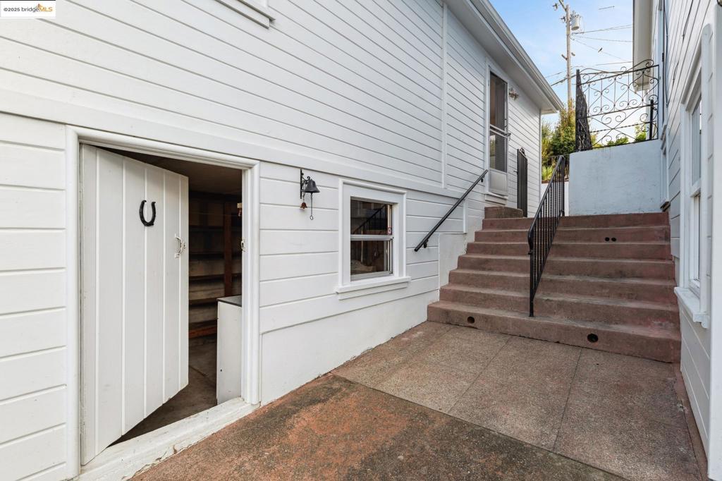 BERKELEY COUNTRY - Residential