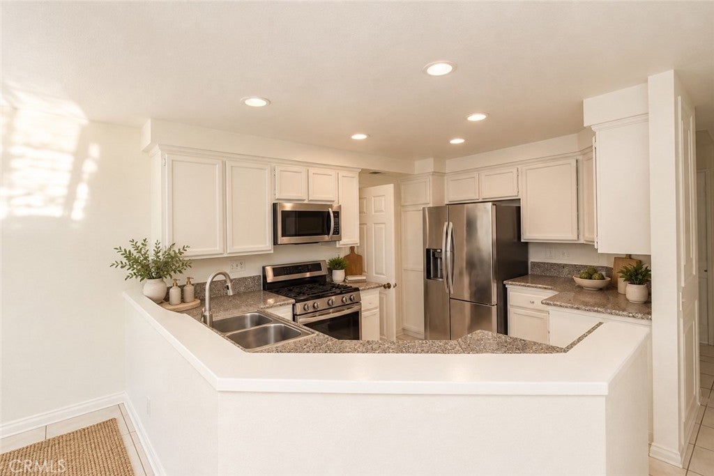 5 SALINA, Irvine CA 92614 - Photo 9