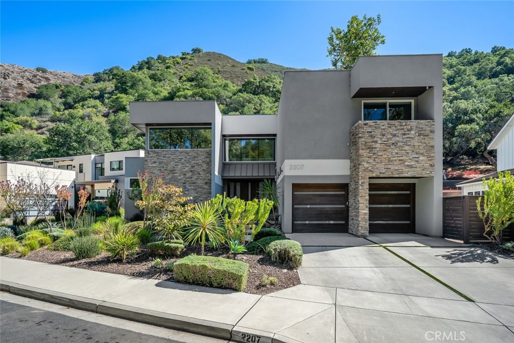2207 San Luis Drive