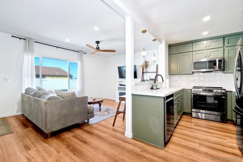 Tiny photo for 4230 Copeland Avenue AVE #Unit 6, San Diego, CA 92105 (MLS # 260025168SD)