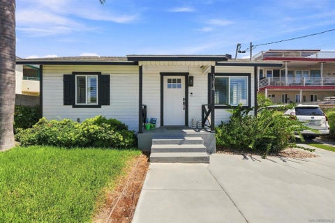 Photo of 1214 S Ditmar St ST, Oceanside, CA 92054 (MLS # 260021581SD)