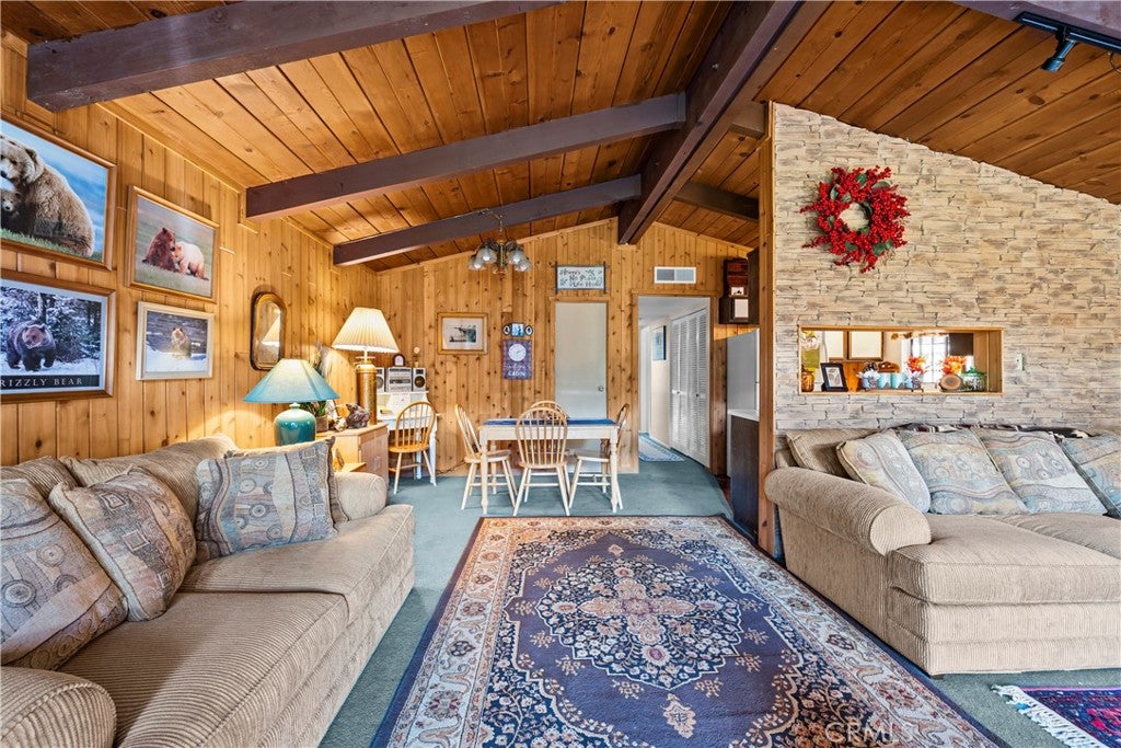 2329 Woodland Dr