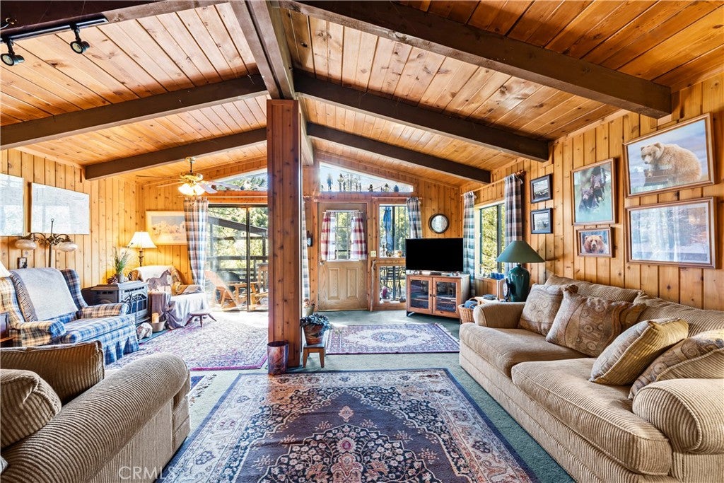 2329 Woodland Dr