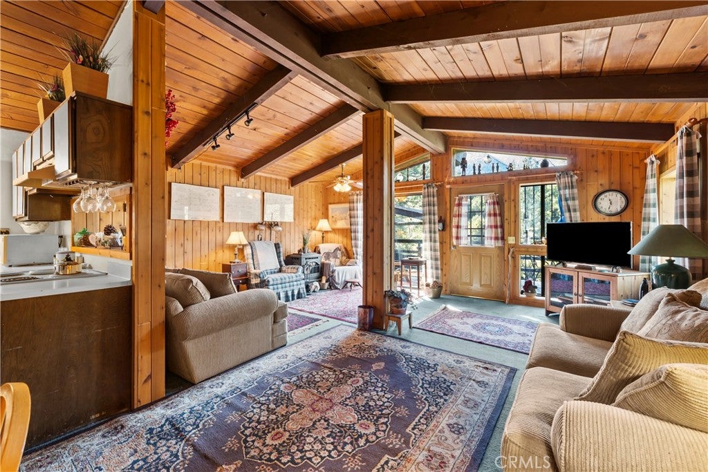 2329 Woodland Dr