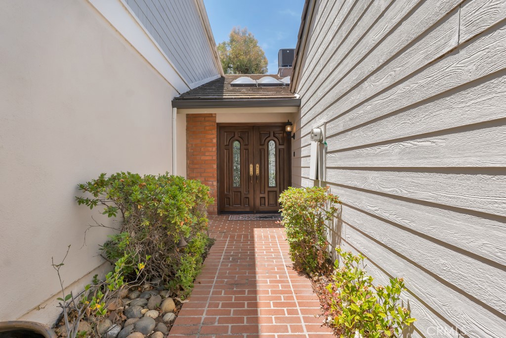 32124 Beachlake Lane