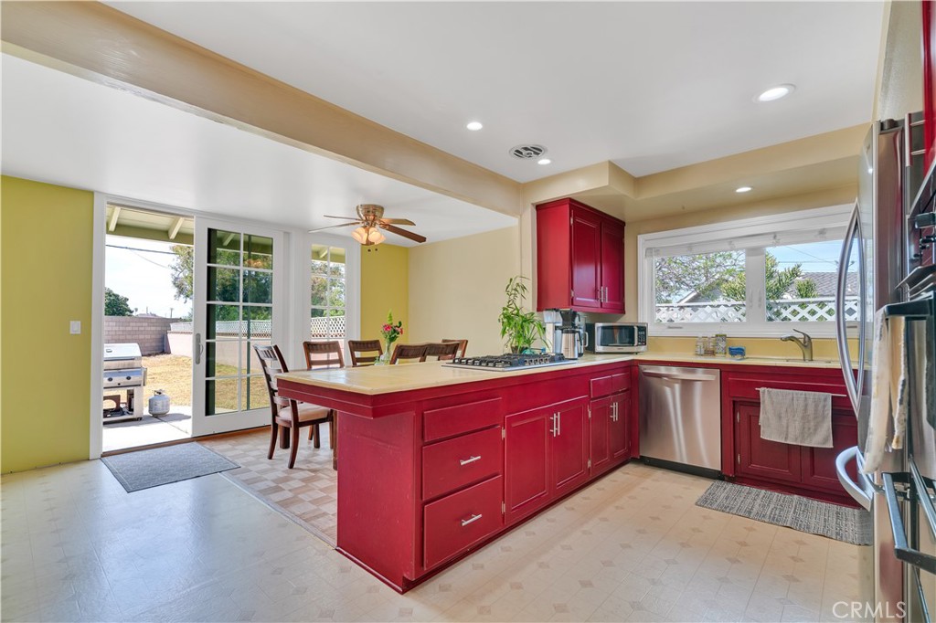 1961 W 187th Place