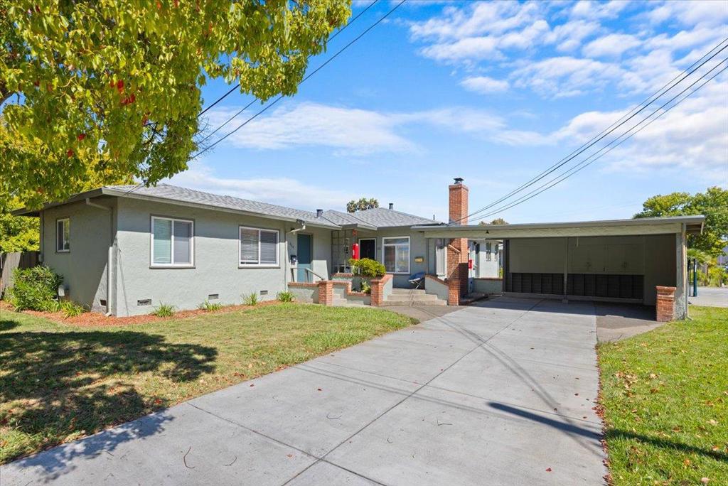 390 Woodland Avenue