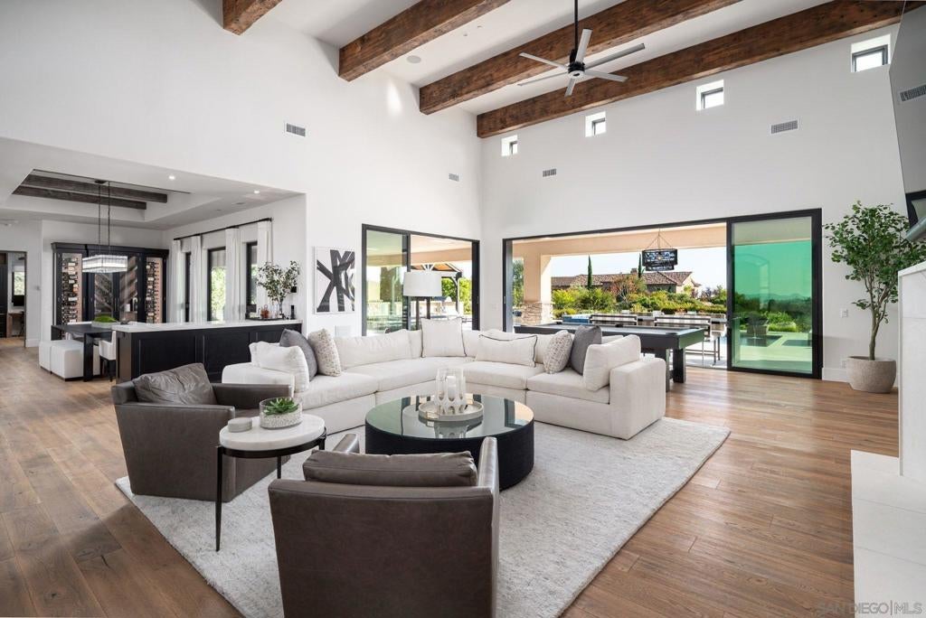 3043 Via Montevina