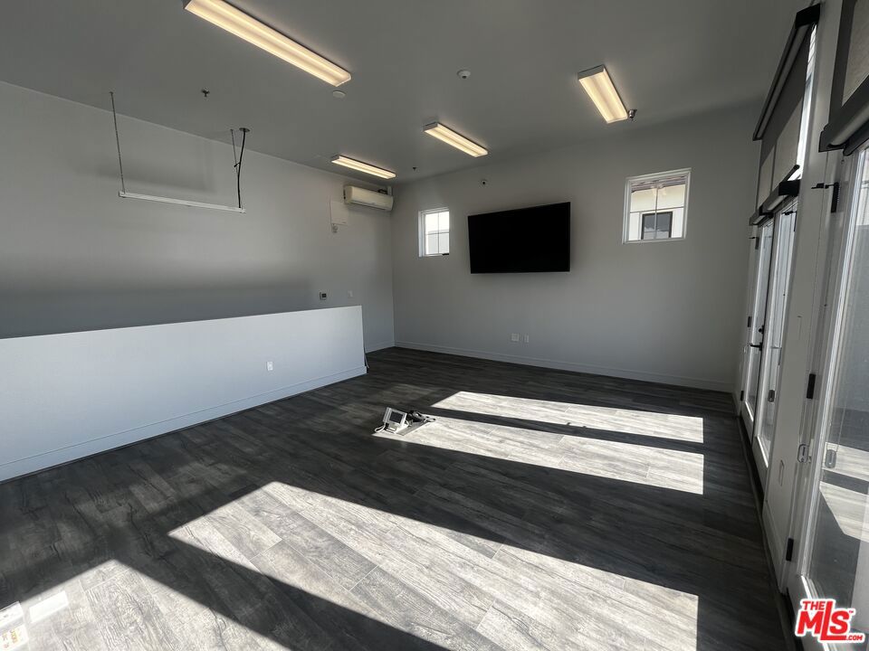 820 Mission Street B