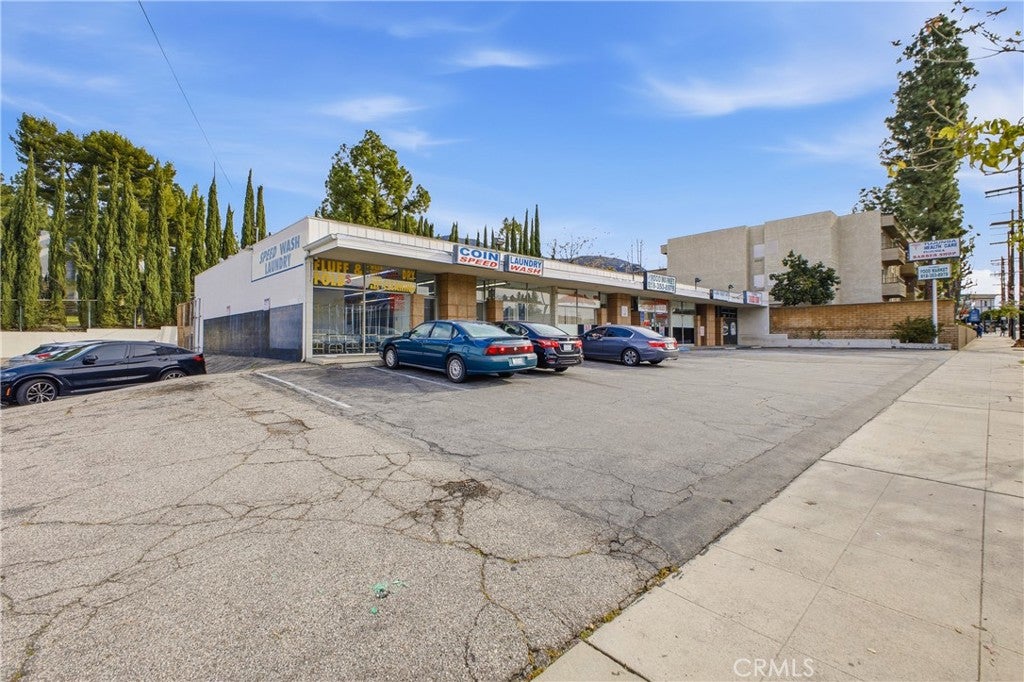 6651 Foothill Boulevard
