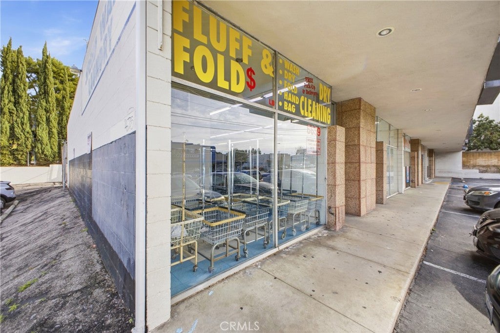 6651 Foothill Boulevard