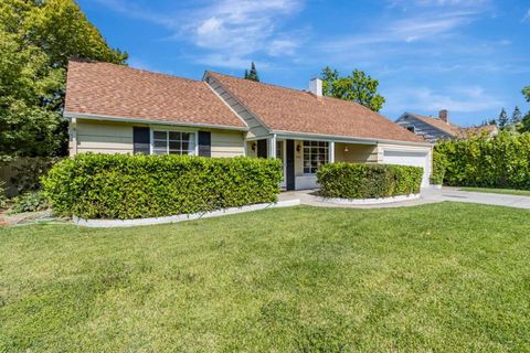 1700 Parkhills Avenue Los Altos CA 94024