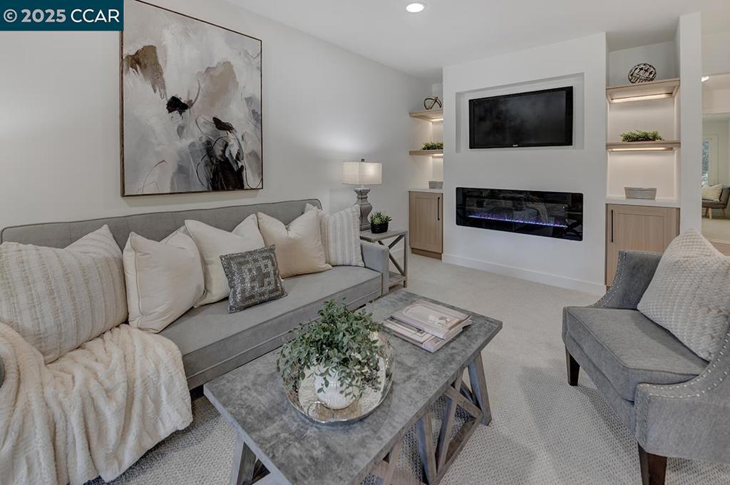 ROSSMOOR - Residential