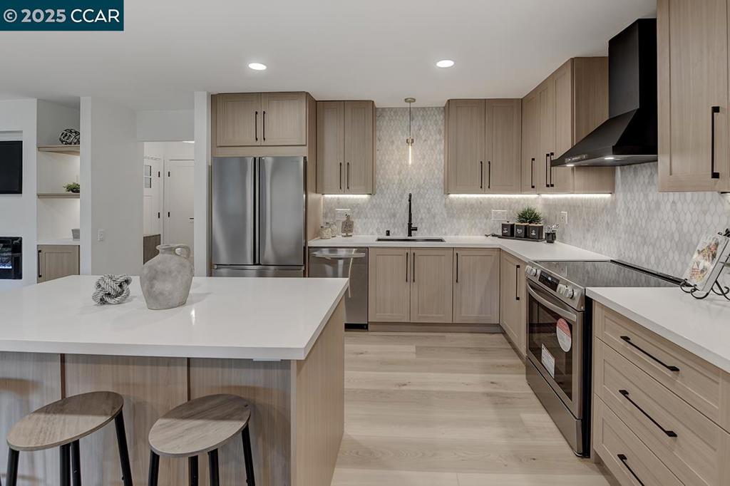ROSSMOOR - Residential