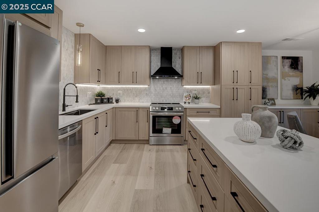 ROSSMOOR - Residential