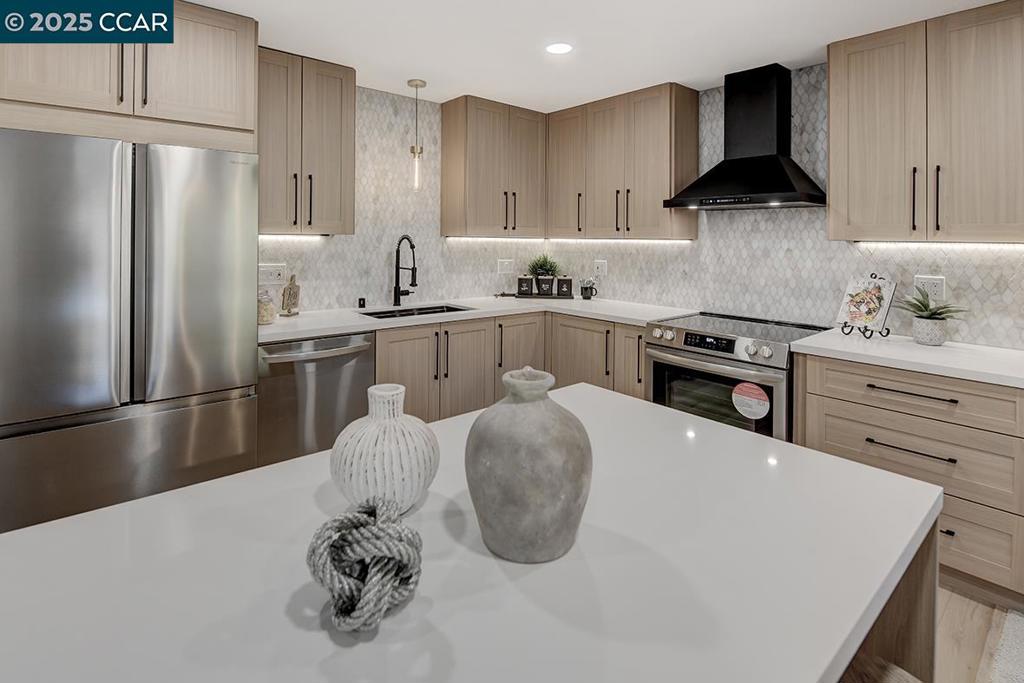 ROSSMOOR - Residential