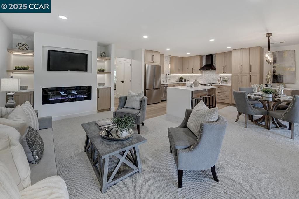 Photo of 3441 Tice Creek Dr Dr #5, Walnut Creek, CA 94595 (MLS # 41115254)