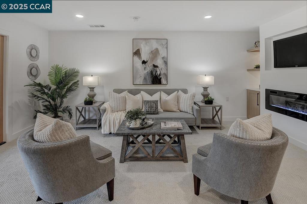 ROSSMOOR - Residential