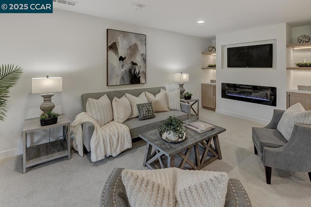 ROSSMOOR - Residential