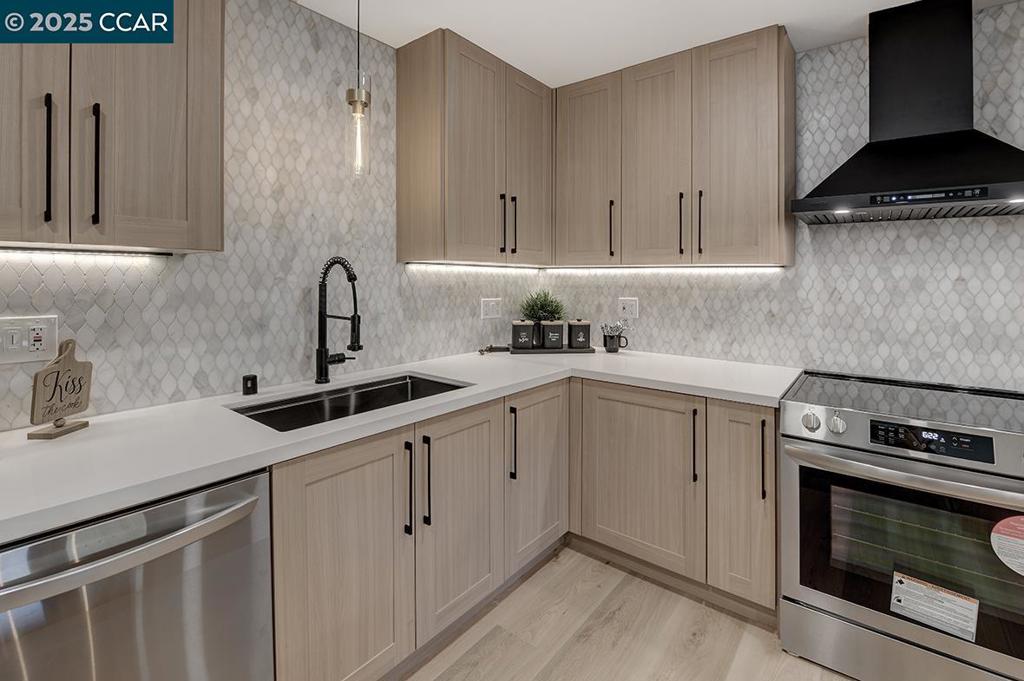 ROSSMOOR - Residential