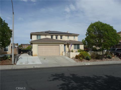Photo of 23682 Saratoga Springs PL, Murrieta, CA 92562 (MLS # PW26176052)