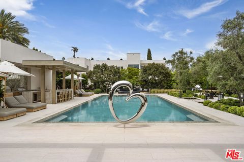 Photo of 616 N Beverly Drive, Beverly Hills, CA 90210 (MLS # 26642519)