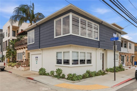 Photo of 5577 E Ocean BLVD, Long Beach, CA 90803 (MLS # PW26196757)