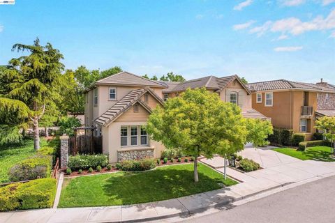 Photo of 826 Thayer Ct Ct, San Ramon, CA 94582 (MLS # 41131086)