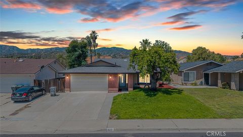 Photo of 127 N Massachusetts, Lake Elsinore, CA 92530 (MLS # SW26103910)