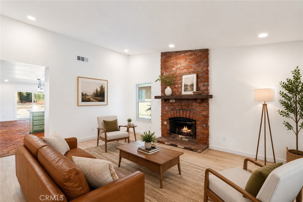 127 N Massachusetts
