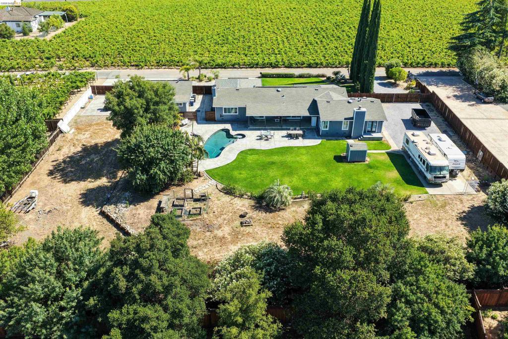 147 Loren Ln
