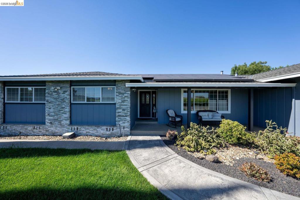 147 Loren Ln