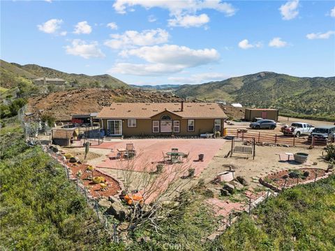 Photo of 33330 Palen, Agua Dulce, CA 91350 (MLS # SR26054222)