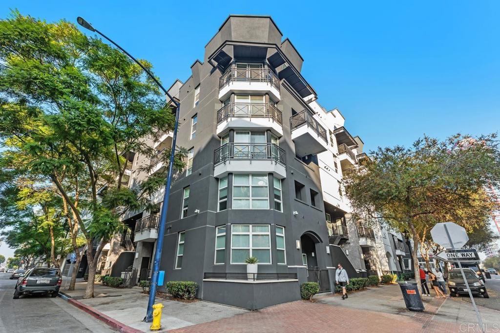550 Park Boulevard 2401