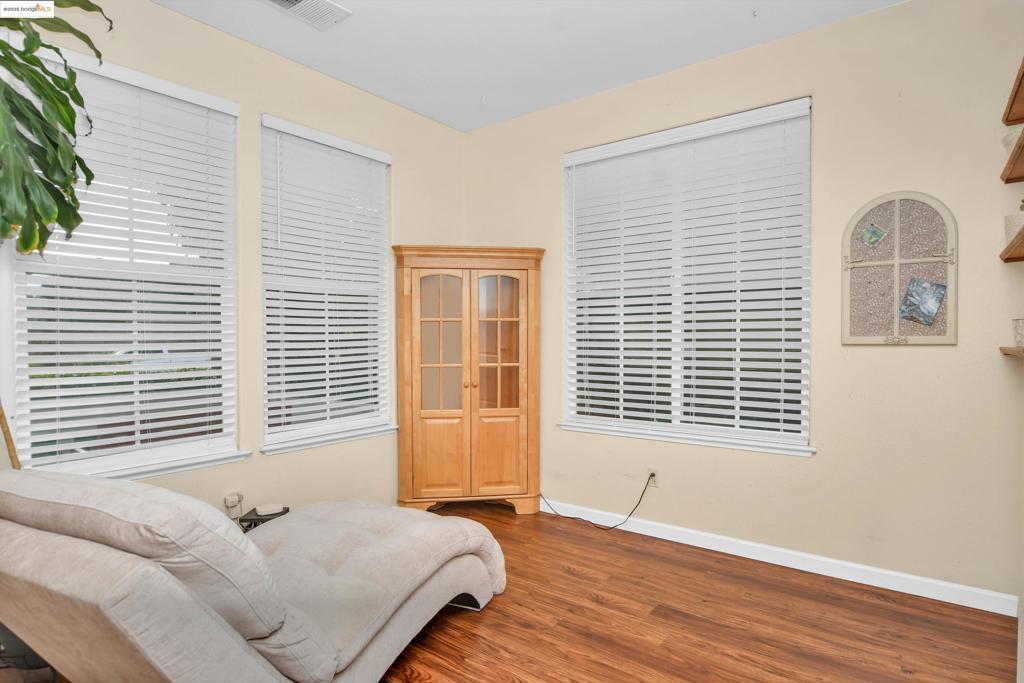 BRENTWOOD - Residential