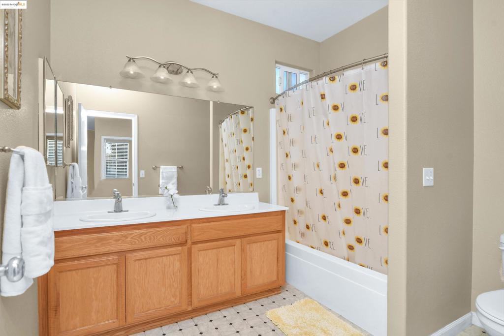 BRENTWOOD - Residential