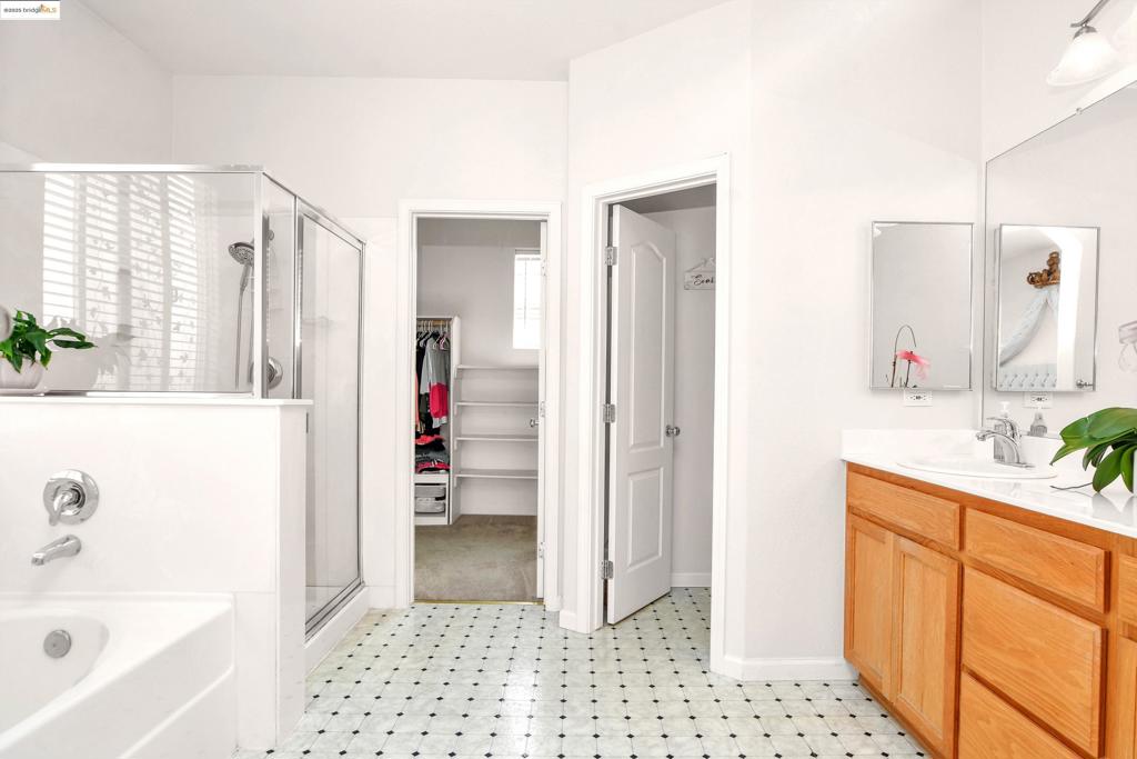 BRENTWOOD - Residential