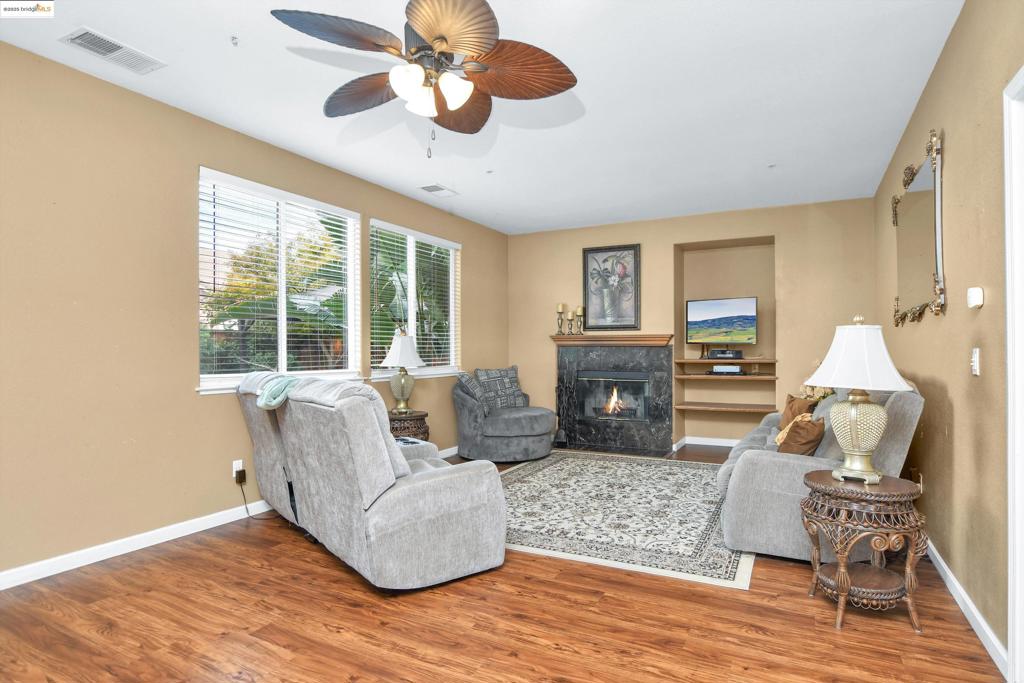 BRENTWOOD - Residential