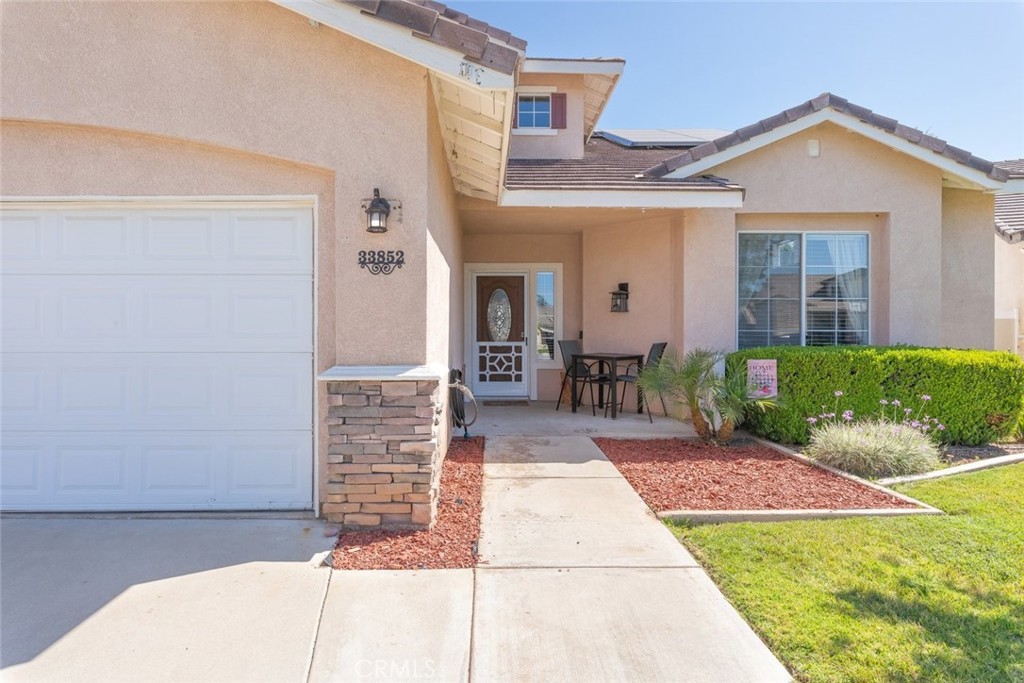 33852 Glenoaks