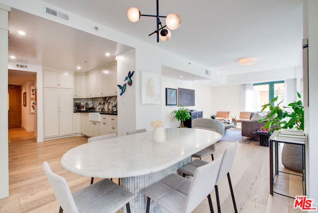 10520 Wilshire Boulevard 306