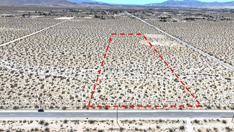 Photo of 9 AC Camp Rock Road, Lucerne Valley, CA 92356 (MLS # HD26130816)
