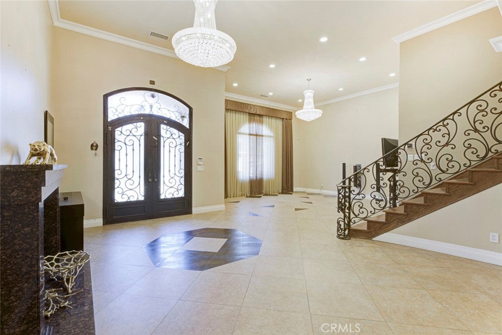 10610 Oak Tree