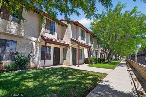 Photo of 2260 E Avenue Q4, Palmdale, CA 93550 (MLS # SR26155206)