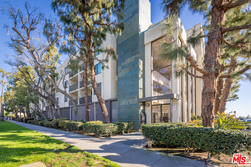 1140 E Ocean Boulevard 114