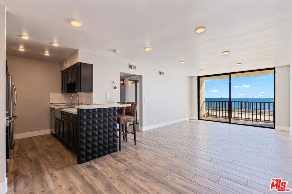 1140 E Ocean Boulevard 114