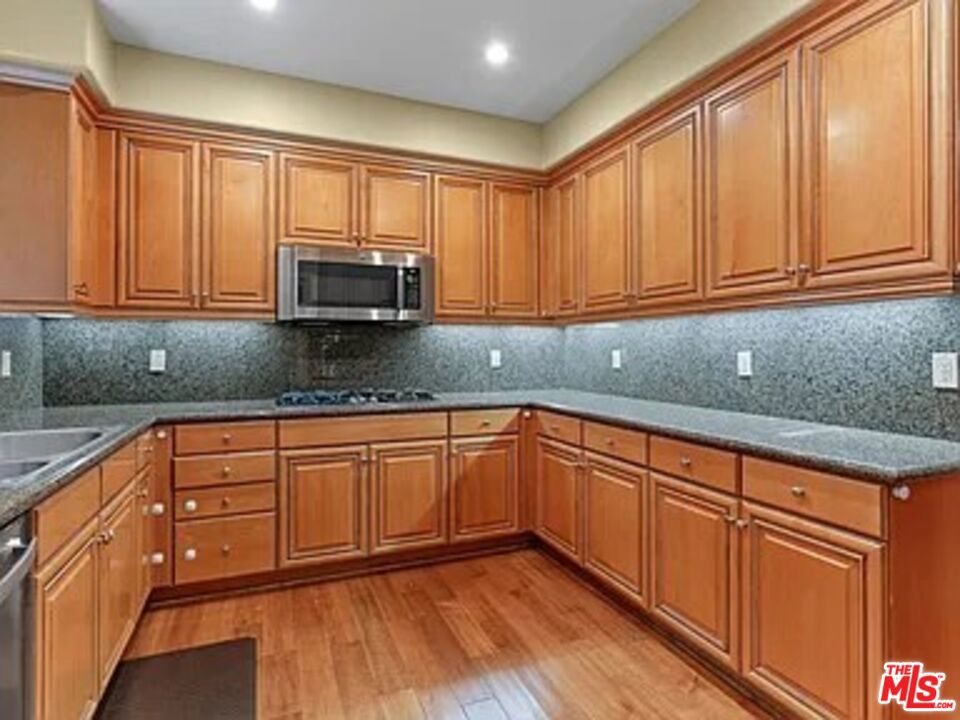 1810 S Barrington Avenue 5, Los Angeles CA 90025